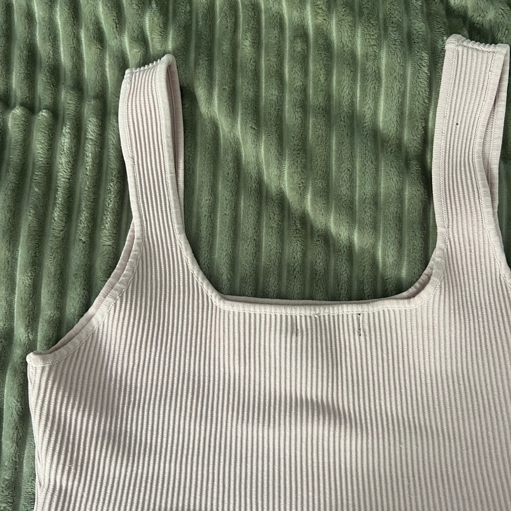 Pink Ribbed Crop Top - Picture 2 of 4